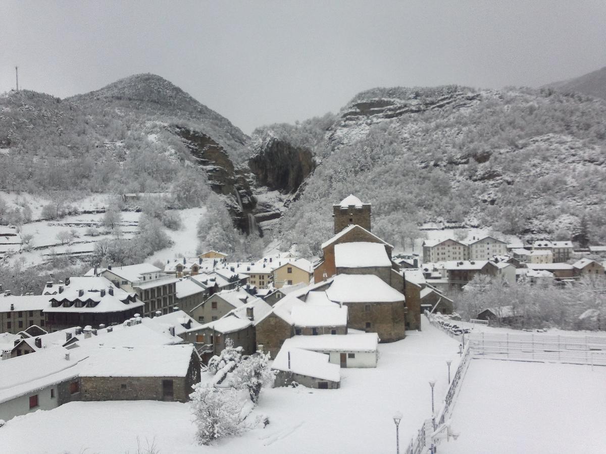 Hotel Rural El Porton De Murillo Broto Eksteriør bilde